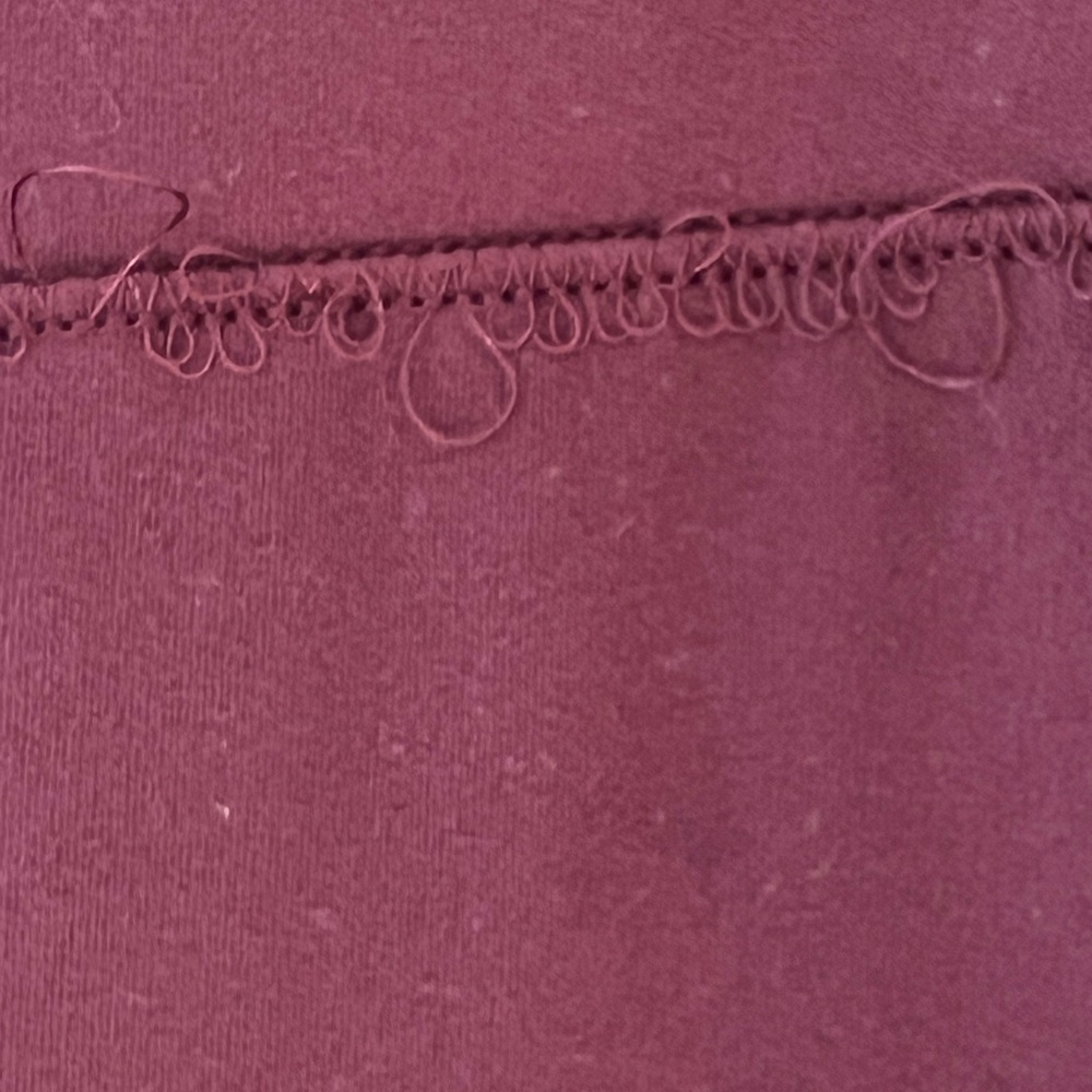 Lululemon Burgundy Leggings | Size 4 | Lightweight | Good Condition - Picture 8 of 13